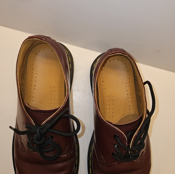 Dr Marten Classic Cherry  Leather  Shoes main image 6